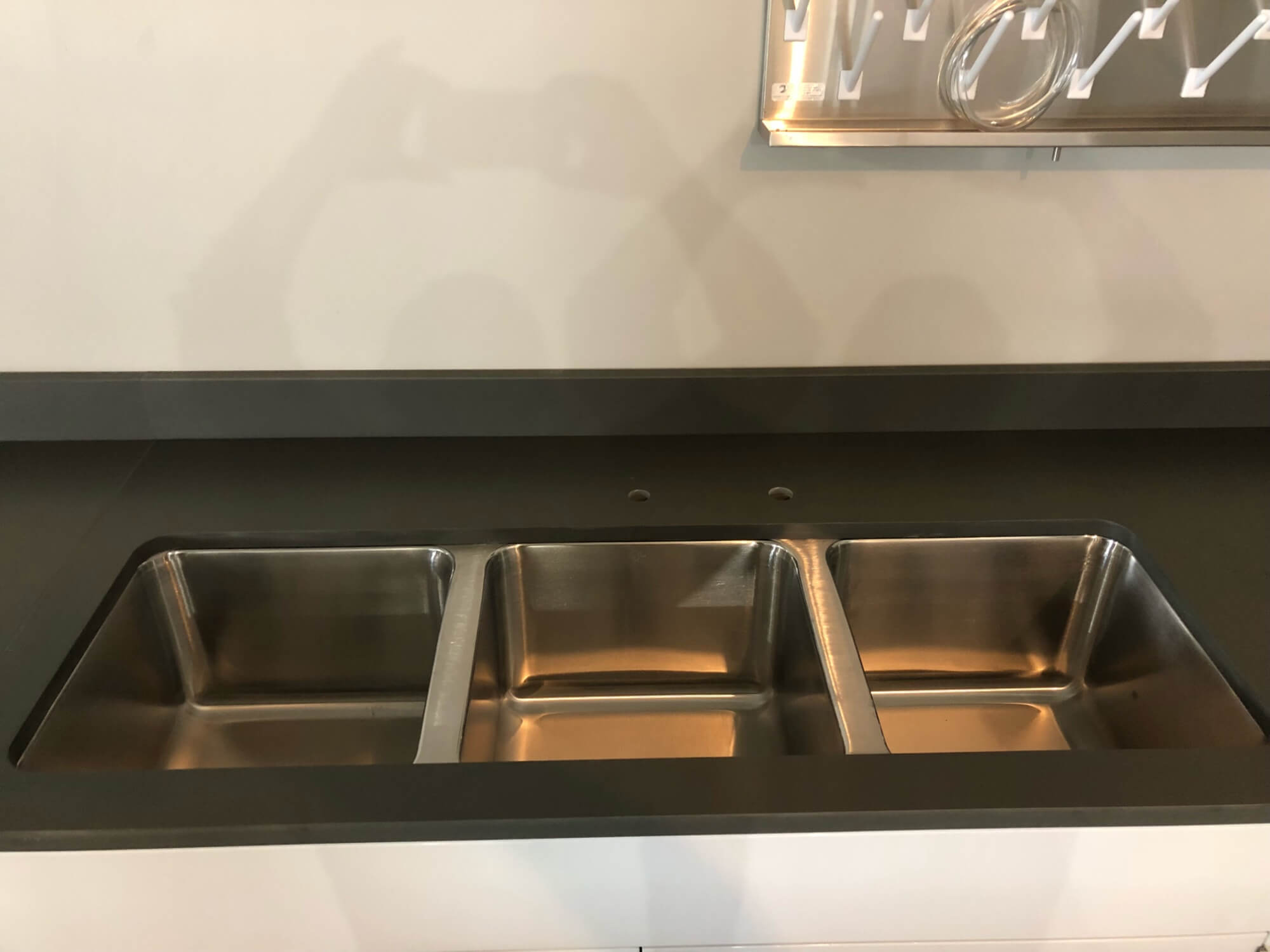 Undermount stainless steel sink installation