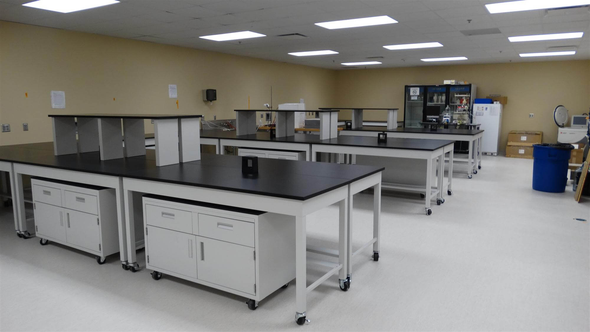 Bioscience custom lab design & furniture installation